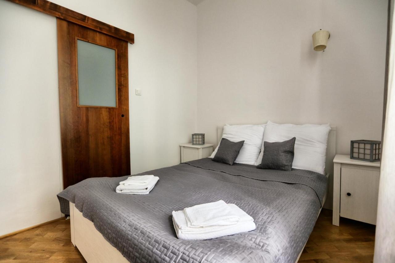 Next To The Main Square Apartment Krakow Exterior photo