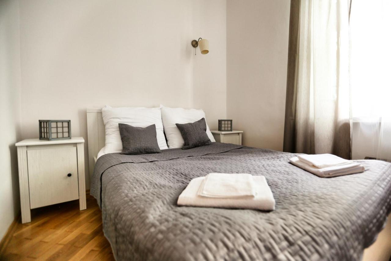 Next To The Main Square Apartment Krakow Exterior photo